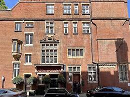 Luxury Suite in Cadogan Square I