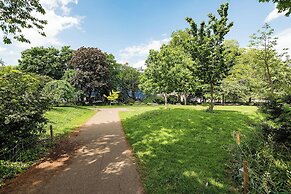 Islington Charm