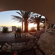 Beachfront/2br/garden/bbq/seaview/quietretreat