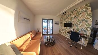 Beachfront/2br/garden/bbq/seaview/quietretreat