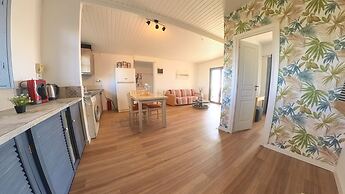 Beachfront/2br/garden/bbq/seaview/quietretreat