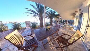 Beachfront/2br/garden/bbq/seaview/quietretreat