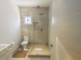 1st Luxury Warehouse