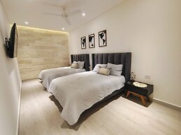 1st Luxury Warehouse