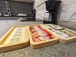 1st Luxury Warehouse