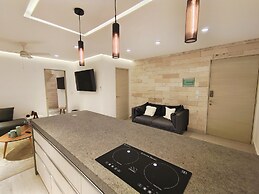 1st Luxury Warehouse