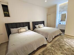 1st Luxury Warehouse