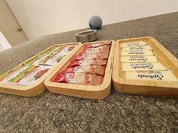 1st Luxury Warehouse