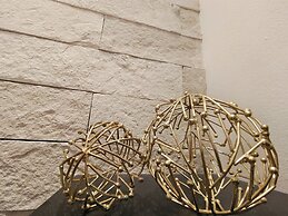 1st Luxury Warehouse