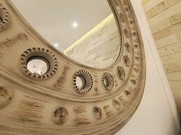 1st Luxury Warehouse