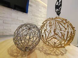 1st Luxury Warehouse