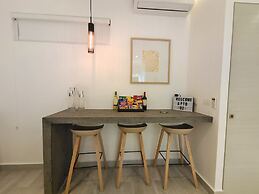 1st Luxury Warehouse