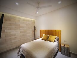 1st Luxury Warehouse