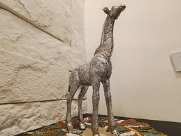 1st Luxury Warehouse