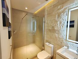 1st Luxury Warehouse