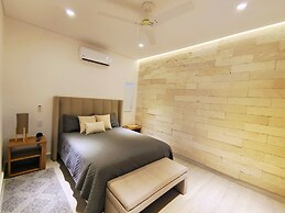 1st Luxury Warehouse