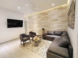 1st Luxury Warehouse