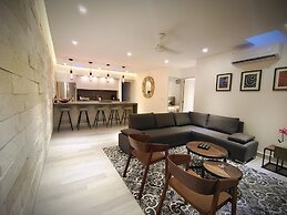 1st Luxury Warehouse