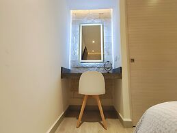 1st Luxury Warehouse