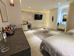 1st Luxury Warehouse