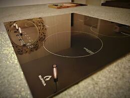 1st Luxury Warehouse