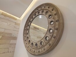 1st Luxury Warehouse