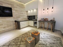 1st Luxury Warehouse