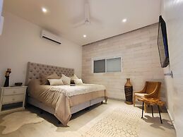 1st Luxury Warehouse