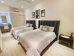 1st Luxury Warehouse