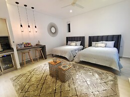 1st Luxury Warehouse