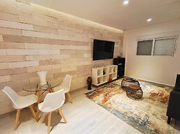 1st Luxury Warehouse