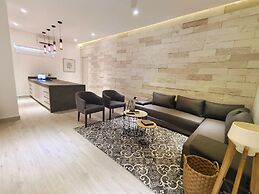 1st Luxury Warehouse