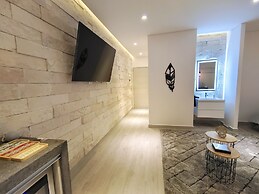 1st Luxury Warehouse