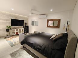 1st Luxury Warehouse