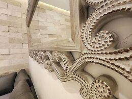 1st Luxury Warehouse