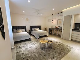 1st Luxury Warehouse