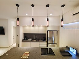 1st Luxury Warehouse