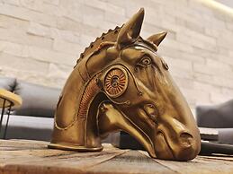 1st Luxury Warehouse