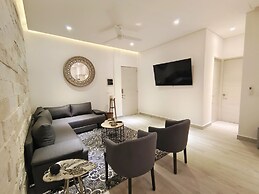 1st Luxury Warehouse