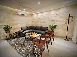 1st Luxury Warehouse