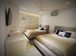 1st Luxury Warehouse