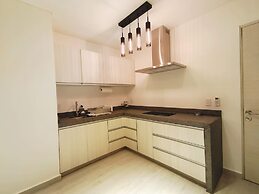 1st Luxury Warehouse