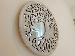 1st Luxury Warehouse