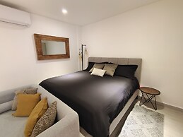 1st Luxury Warehouse