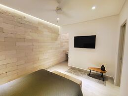 1st Luxury Warehouse