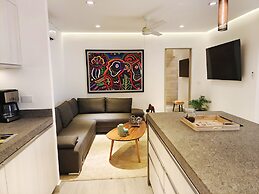 1st Luxury Warehouse