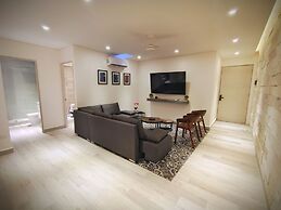 1st Luxury Warehouse