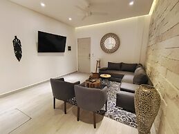 1st Luxury Warehouse