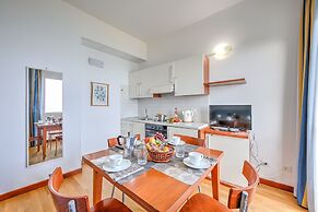 Frontline Beach 8 - B4 - Near To The Sea