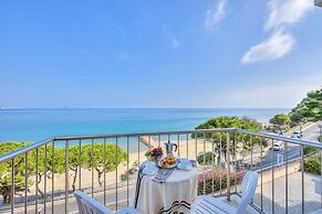 Frontline Beach 8 - B4 - Near To The Sea